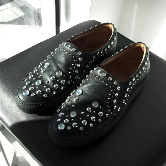 Givenchy - Picture 3 of 6